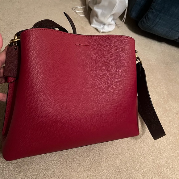 Coach - Picture 2 of 5